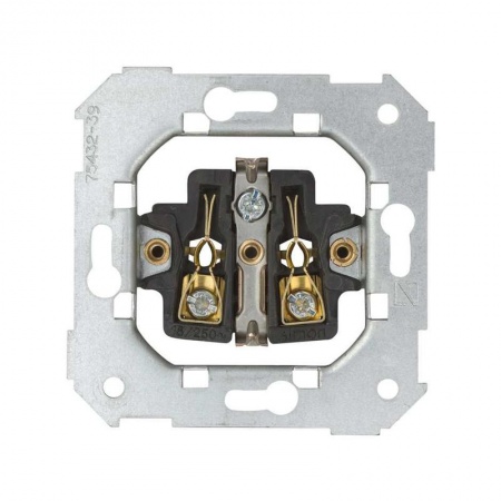 Механизм розетки 1-м СП Simon82 2P с заземл. винт. зажим Simon 75432-39 152044