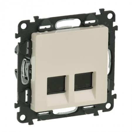 Механизм розетки комп. 2-м Valena Life RJ45 CAT.5E UTP с лицевой панелью сл. кость Leg 753541 1181845
