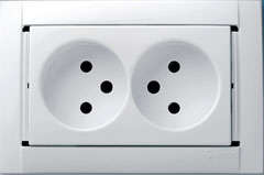Розетка 2-м СП Simon34 16А IP20 без заземл. бронза Simon 34457-36 152098