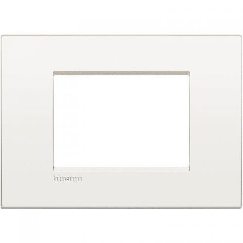 Рамка 3мод. Air LivingLight бел. Leg BTC LNC4803BN 1041405