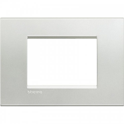 Рамка 3мод. LivingLight прямоугол. серебро Leg BTC LNA4803AG 1041740