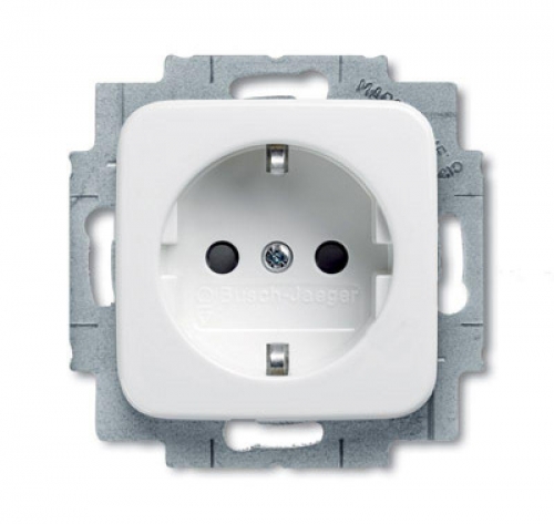 Розетка Reflex 2P+E защ. шторки альпийский бел. ABB 2013-0-4656 31163